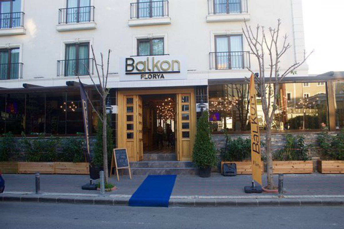 شرفة فلوريا كافيه