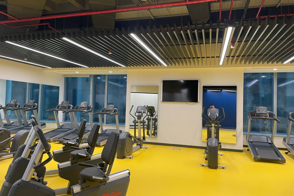 قاعة صالة الألعاب الرياضية